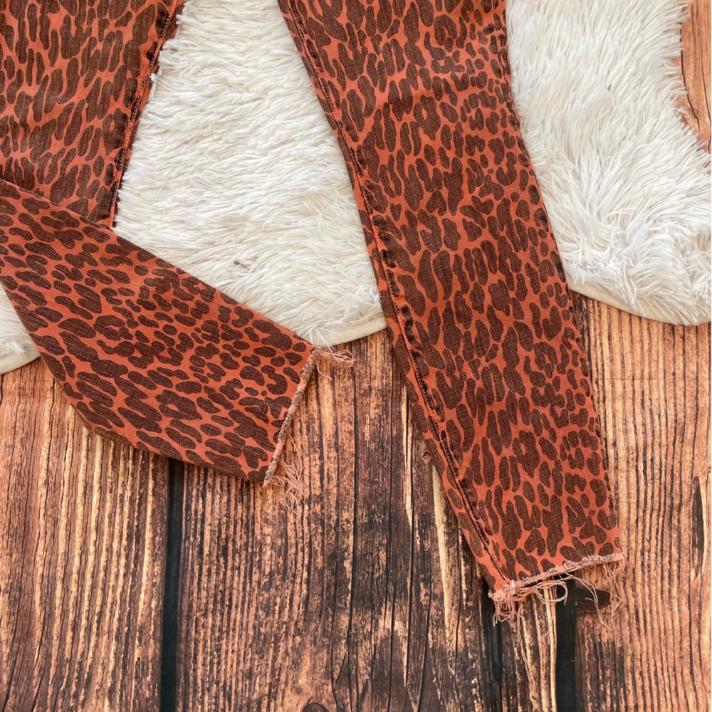 MOTHER Looker Ankle Fray Jeans in Animal Attraction - Picture 3 of 11